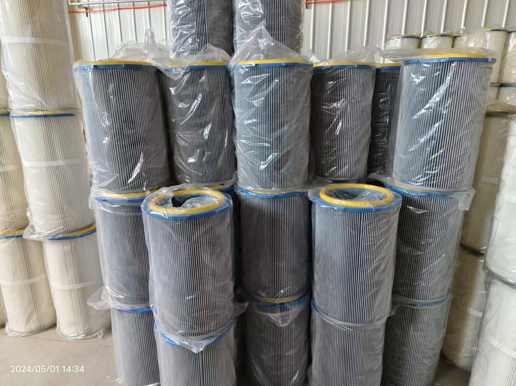 ဖုန်မှုန့်စုဆောင်းသူများအတွက် laminated polyester fiber filter cartridges ၏စက်မှုလုပ်ငန်းဆိုင်ရာအသုံးပြုမှုကားအဘယ်နည်း။ ချည်သား polyester ဖိုက်ဘာ ဇကာ ကျည်တောင့်များ ပြုလုပ်ရန် မည်သည့်ပစ္စည်းများကို သုံးနိုင်သနည်း။